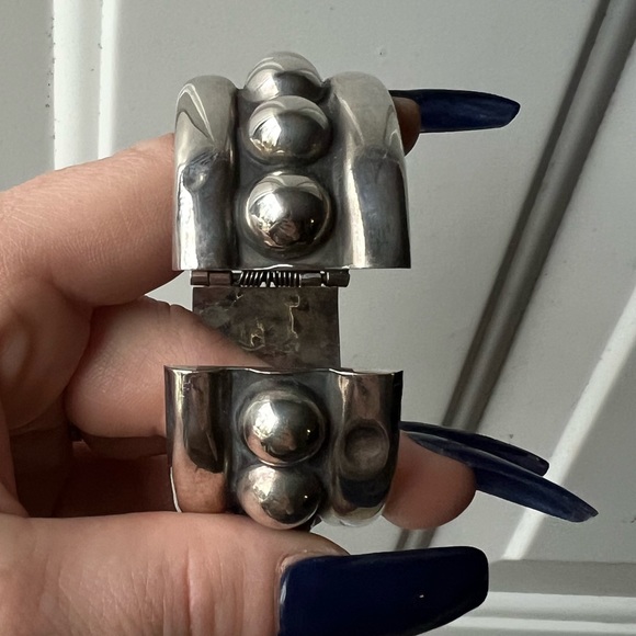 Bangle bracelet - Picture 3 of 7